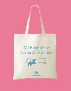 Totebag "Mi roomie le ladra a extraños"